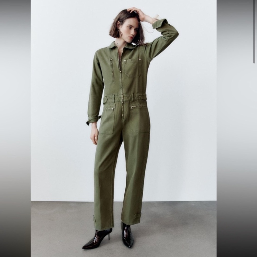 ZARA STRAIGHT FIT UTILITY JUMPSUIT SIZE L